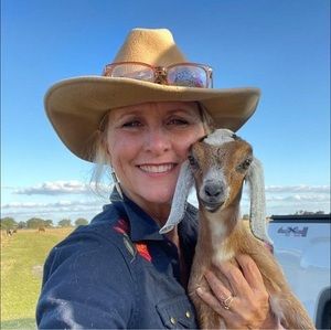 Meet your Posher, Cindy